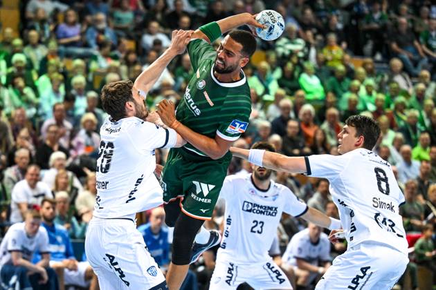 Hendrik Wagner TBV Lemgo Lippe, 28 , Philipp Ahouansou HSG Wetzlar, 19 and Meeno Carstensen TBV Lemgo Lippe, 08 , GER, HSG Wetzlar vs TBV Lemgo Lippe, Handball, Bundesliga, 31 Matchday, Season 2024 2025, 28 05 2025 GER, HSG Wetzlar vs TBV Lemgo Lippe, Handball, Bundesliga, 31 Matchday, Season 2024 2025, 28 05 2025 Wetzlar Copyright: xEibner-Pressefoto FlorianxWiegandx EP_FWD
