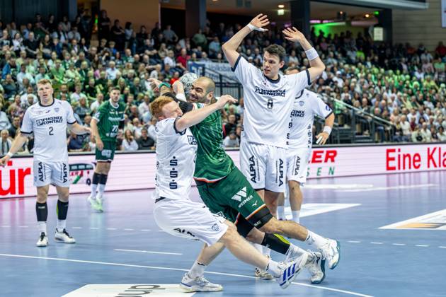Handball Bundesliga HSG Wetzlar TBV Lemgo Lippe, 28 05 25 Vladimir Vranjes HSG Wetzlar, 14 , Frederik Simak TBV Lemgo Lippe, 8 , Nicolai Theilinger TBV Lemgo Lippe, 3 , Jan Brosch TBV Lemgo Lippe, 5 Handball Bundesliga HSG Wetzlar TBV Lemgo Lippe Wetzlar, 28 05 25 Copyright: xBEAUTIFULxSPORTS Roeczeyx