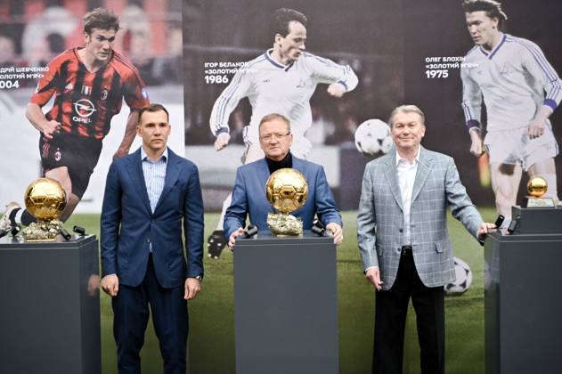RECORD DATE NOT STATED Three Ballons d’Or Won by Ukrainian Footballers Delivered to Lviv President of the Ukrainian Football Association, 2004 Footballer of the Year Andrii Shevchenko, 1986 Footballer of the Year Ihor Belanov and 1975 Footballer of the Year Oleh Blokhin (L to R) are pictured during the presentation of three Ballon d?Or awards won by Ukrainian footballers, Lviv, Ukraine, on 29 May 2025 Photo by Dmytro Anastasiia Ukrinform ABACAPRESS.COM Lviv Ukraine Copyright: xUkrinform ABACAx