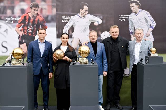 RECORD DATE NOT STATED Three Ballons d’Or Won by Ukrainian Footballers Delivered to Lviv President of the Ukrainian Football Association, 2004 Footballer of the Year Andrii Shevchenko, Director of the ROZETKA offline store chain Olena Zabolotna, 1986 Footballer of the Year Ihor Belanov, Lviv Mayor Andrii Sadovyi and 1975 Footballer of the Year Oleh Blokhin (L to R) are pictured during the presentation of three Ballon d?Or awards won by Ukrainian footballers, Lviv, Ukraine, on 29 May 2025 Photo by Dmytro Anastasiia Ukrinform ABACAPRESS.COM Lviv Ukraine Copyright: xUkrinform ABACAx