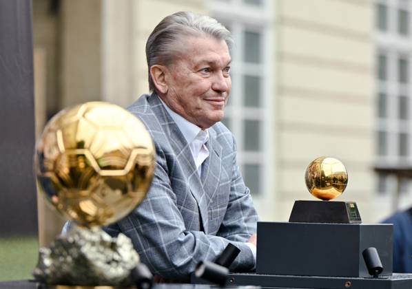 Three Ballons d’Or Won by Ukrainian Footballers Delivered to Lviv The 1975 Footballer of the Year Oleh Blokhin is pictured during the presentation of three Ballon d?Or awards won by Ukrainian footballers, Lviv, Ukraine, on 29 May 2025 Photo by Dmytro Anastasiia Ukrinform ABACAPRESS.COM Lviv Ukraine Copyright: xUkrinform ABACAx