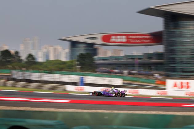 2025 FORMULA E SHANGHAI ePRIX 13 DA COSTA Antonio Felix (prt), TAG Heuer Porsche Formula E Team, Porsche 99X Electric, action, during the Shanghai ePrix, 10th and 11th round of the 2024-25 ABB FIA Formula E World Championship, WM, Weltmeisterschaft on the Shanghai International Circuit from May 31 to June 1, 2025 in Shanghai, China - ShanghaiChina Copyright: xFREDERICxLExFLOCxHx