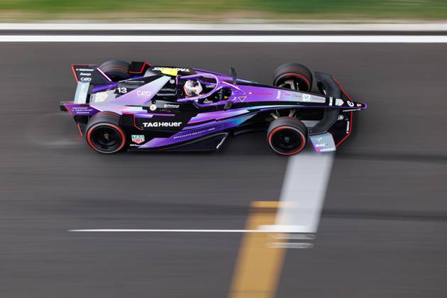 2025 FORMULA E SHANGHAI ePRIX 13 DA COSTA Antonio Felix (prt), TAG Heuer Porsche Formula E Team, Porsche 99X Electric, action, during the Shanghai ePrix, 10th and 11th round of the 2024-25 ABB FIA Formula E World Championship, WM, Weltmeisterschaft on the Shanghai International Circuit from May 31 to June 1, 2025 in Shanghai, China - ShanghaiChina Copyright: xFREDERICxLExFLOCxHx