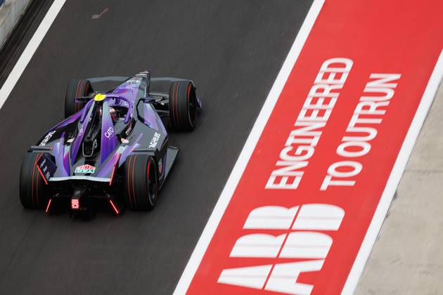 2025 FORMULA E SHANGHAI ePRIX 13 DA COSTA Antonio Felix (prt), TAG Heuer Porsche Formula E Team, Porsche 99X Electric, action, during the Shanghai ePrix, 10th and 11th round of the 2024-25 ABB FIA Formula E World Championship, WM, Weltmeisterschaft on the Shanghai International Circuit from May 31 to June 1, 2025 in Shanghai, China - ShanghaiChina Copyright: xFREDERICxLExFLOCxHx