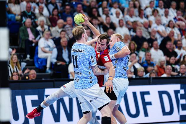 Eric Johansson THW Kiel, 21 , Andreas Magaard Handball Sport Verein Hamburg, 04 , Patrick Wiencek THW Kiel, 17 GER, THW Kiel vs Handball Sport Verein Hamburg, Handball, Bundesliga, Matchday 32, Season 2024 2025, 31 05 2025 GER, THW Kiel vs Handball Sport Verein Hamburg, Handball, Bundesliga, Matchday 32, Season 2024 2025, 31 05 2025 Kiel Copyright: xEibner-Pressefoto MarcelxvonxFehrnx EP_MFN