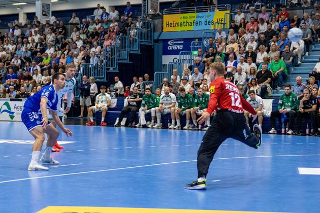 Daikin Handball Bundesliga, VfL Gummersbach SC DHFK Leipzig 31 05 2025 Milos Vujovic VfL Gummersbach, 6 , scores the seven-meter penalty against Kristian Sæveras SC DHfK Leipzig 12 , Daikin Handball Bundesliga, VfL Gummersbach SC DHFK Leipzig 31 05 2025 Copyright: xBEAUTIFULxSPORTS Erlhofx