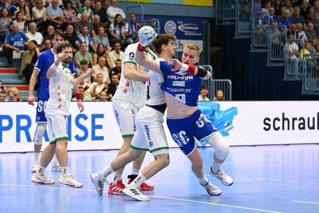 Ellidi Vidarsson VfL Gummersbach 4 vs Stephan Seitz SC DHfK Leipzig 44 VfL Gummersbach vs SC DHfK Leipzig, Handball, Daikin 1 Bundesliga, Matchday 32, Season 2024 2025, Schwalbe Arena Gummersbach, 31 05 2025 VfL Gummersbach vs SC DHfK Leipzig, Handball, Daikin 1 Bundesliga, Matchday 32, Season 2024 2025, Schwalbe Arena Gummersbach, 31 05 2025 Gummersbach Copyright: xEibner-Pressefoto JuergenxAugstx EP_JAT
