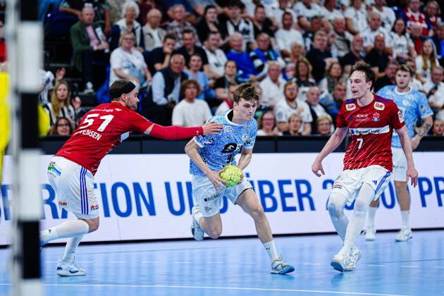Casper U Mortensen Handball Sport Verein Hamburg, 51 , Bence Imre THW Kiel, 91 , Leif Tissier Handball Sport Verein Hamburg, 07 GER, THW Kiel vs Handball Sport Verein Hamburg, Handball, Bundesliga, Matchday 32, Season 2024 2025, 31 05 2025 GER, THW Kiel vs Handball Sport Verein Hamburg, Handball, Bundesliga, Matchday 32, Season 2024 2025, 31 05 2025 Kiel Copyright: xEibner-Pressefoto MarcelxvonxFehrnx EP_MFN