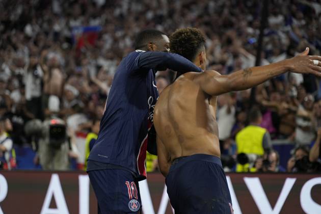 2025 UEFA Champions League Final: Paris Saint-Germain F.C. vs. FC Internazionale Milano Desire Doue of Paris Saint-Germain F.C. scores his second goal of the evening and celebrates with his teammates during the 2025 UEFA Champions League Final: Paris Saint-Germain F.C. vs. FC Internazionale Milano on 31 May 2025, at Munich Football Arena, in Munich, Germany Munich Munich Football Arena Germany Copyright: xAlexandraxFechetex _ADR2820