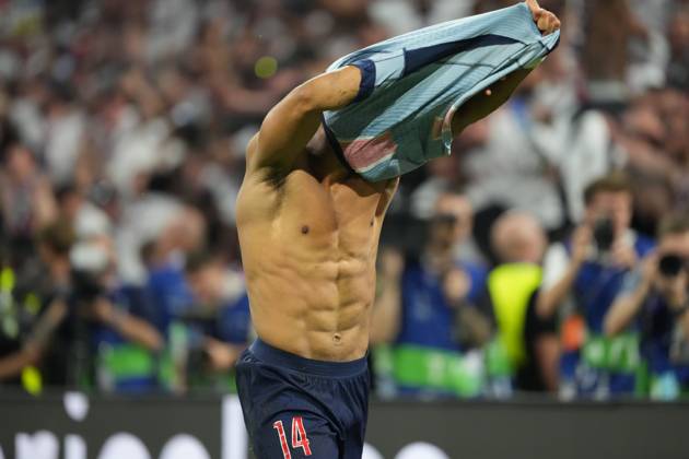 2025 UEFA Champions League Final: Paris Saint-Germain F.C. vs. FC Internazionale Milano Desire Doue of Paris Saint-Germain F.C. scores his second goal of the evening and celebrates during the 2025 UEFA Champions League Final: Paris Saint-Germain F.C. vs. FC Internazionale Milano on 31 May 2025, at Munich Football Arena, in Munich, Germany Munich Munich Football Arena Germany Copyright: xAlexandraxFechetex DSC02816
