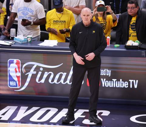 Indiana Pacers head coach Rick Carlisle looks on from the sideline in the closing seconds of the fourth quarter against the New York Knicks in Indianapolis Indiana May 31, 2025. The Pacers defeated the Knicks 125-108 to win the series 4-2.  IND20250531131 AARONxJOSEFCZYK