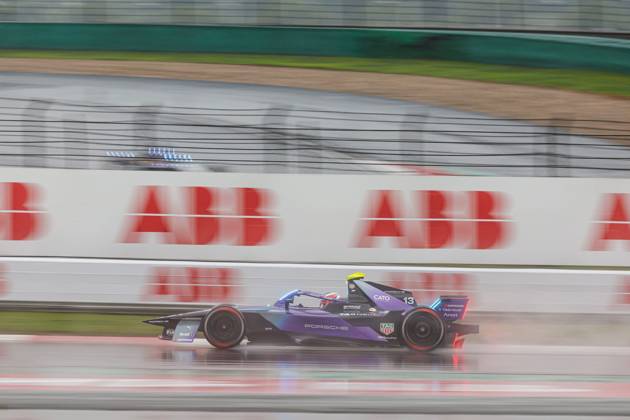 2025 FORMULA E SHANGHAI ePRIX 13 DA COSTA Antonio Felix (prt), TAG Heuer Porsche Formula E Team, Porsche 99X Electric, action, during the Shanghai ePrix, 10th and 11th round of the 2024-25 ABB FIA Formula E World Championship, WM, Weltmeisterschaft on the Shanghai International Circuit from May 31 to June 1, 2025 in Shanghai, China - ShanghaiChina Copyright: xFREDERICxLExFLOCxHx