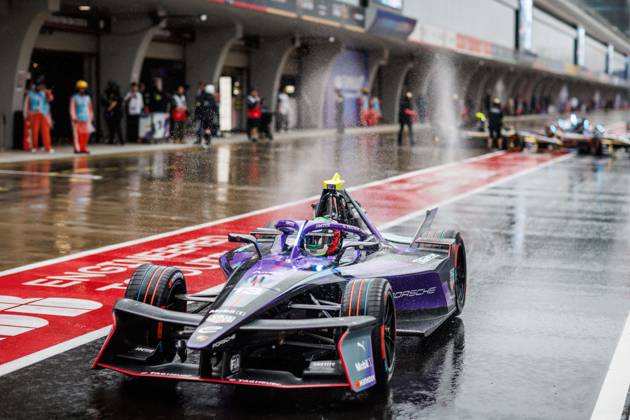 2025 FORMULA E SHANGHAI ePRIX 13 DA COSTA Antonio Felix (prt), TAG Heuer Porsche Formula E Team, Porsche 99X Electric, action, during the Shanghai ePrix, 10th and 11th round of the 2024-25 ABB FIA Formula E World Championship, WM, Weltmeisterschaft on the Shanghai International Circuit from May 31 to June 1, 2025 in Shanghai, China - ShanghaiChina Copyright: xFREDERICxLExFLOCxHx