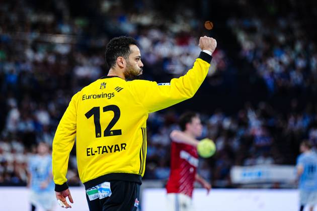 Cheers after parade Mohamed El Tayar Handball Sport Verein Hamburg, 12 GER, THW Kiel vs Handball Sport Verein Hamburg, Handball, Bundesliga, Matchday 32, Season 2024 2025, 31 05 2025 GER, THW Kiel vs Handball Sport Verein Hamburg, Handball, Bundesliga, Matchday 32, Season 2024 2025, 31 05 2025 Kiel Copyright: xEibner-Pressefoto MarcelxvonxFehrnx EP_MFN