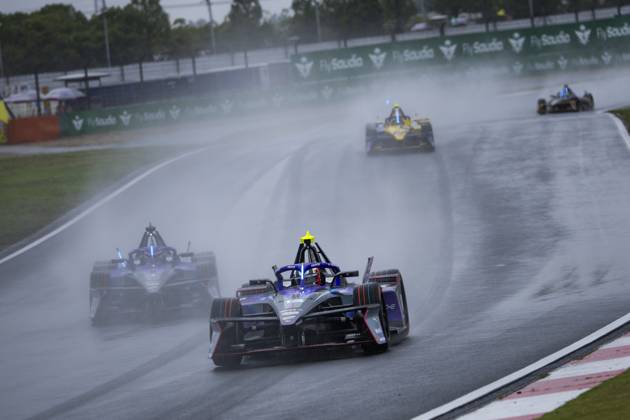 2025 FORMULA E SHANGHAI ePRIX 13 DA COSTA Antonio Felix (prt), TAG Heuer Porsche Formula E Team, Porsche 99X Electric, action during the Shanghai ePrix, 10th and 11th round of the 2024-25 ABB FIA Formula E World Championship, WM, Weltmeisterschaft on the Shanghai International Circuit from May 31 to June 1, 2025 in Shanghai, China - ShanghaiChina Copyright: xJULIENxDELFOSSEx