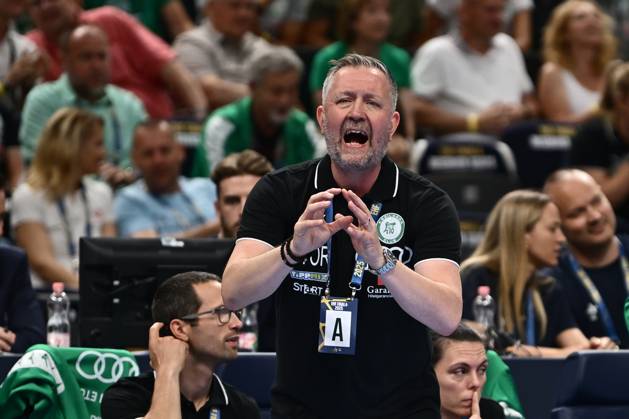BUDAPEST: Gyori Audi ETO and Odense Handhold, gold medal Per Johansson head coach of Gyori Audi Eto in action during the EHF Champions League Women 2024 2025 gold medal game between Gyori Audi ETO and Odense Handhold, in Budapest, Hungary, June 01, 2025. Alex Nicodim Imago Images Copyright: xAlexxNicodimx