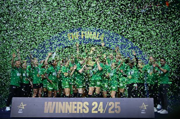 BUDAPEST: Gyori Audi ETO and Odense Handhold, gold medal Gyro Audi ETO players celebrate with the trophy during the EHF Champions League Women 2024 2025 gold medal game between Gyori Audi ETO and Odense Handhold, in Budapest, Hungary, June 01, 2025. Alex Nicodim Imago Images Copyright: xAlexxNicodimx