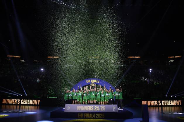 BUDAPEST: Gyori Audi ETO and Odense Handhold, gold medal Gyro Audi ETO players celebrate with the trophy during the EHF Champions League Women 2024 2025 gold medal game between Gyori Audi ETO and Odense Handhold, in Budapest, Hungary, June 01, 2025. Alex Nicodim Imago Images Copyright: xAlexxNicodimx