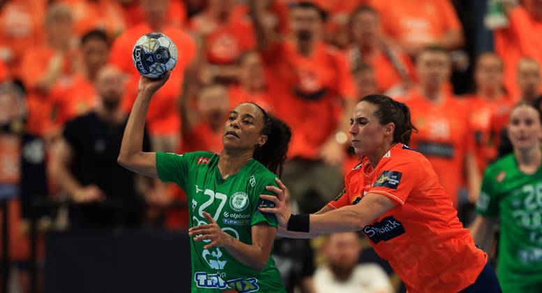 01.06.2025 Budapest(Hungary) GyÅ‘ri Gyori Audi ETO KC -Odense Handbold final EHF Champions League Women s handball Final 4 Estelle Nze Minko(L) GyÅ‘ri Gyori Audi ETO, Louise Vinter Burgaard(r)Odense Handbold :