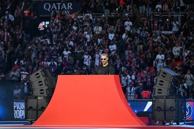 PSG celebrates Champions League trophy at Parc des Princes - FA DJ Snake performs as Paris Saint-Germain’s players celebrate the UEFA Champions League trophy at the Parc des Princes Stadium in Paris on June 1, 2025, the day after PSG won the UEFA Champions League final football match over Inter Milan in Munich, on May 31, 2025. Photo by Firas Abdullah ABACAPRESS.COM Paris Ile-de-France France Copyright: xAbdullahxFiras ABACAx