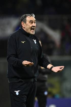 Foto Massimo Paolone LaPresse 26 Febbraio 2024 - Firenze, Italia - calcio - Fiorentina vs Lazio - Campionato italiano di calcio Serie A TIM 2023 2024 - Stadio Artemio Franchi. Nella foto: Maurizio Sarri (SS Lazio) da indicazioni ai suoi giocatori February 26, 2024 Florence, Italy - sport, calcio - Fiorentina vs Lazio - Italian Serie A Football Championship 2023 2024 - Artemio Franchi Stadium. In the pic: Maurizio Sarri (SS Lazio) shouts instructions to his players Copyright: xMassimoxPaolone LaPressex