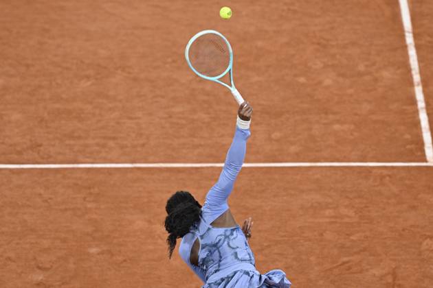2025 Roland-Garros - Day 11 PARIS, FRANCE - JUNE 04: Coco Gauff of US competes against Madison Keys (not seen) of US during quarter-final women s singles match on day 11 of the French Open tennis tournament on Court Philippe-Chatrier at the Roland-Garros in Paris on June 04, 2025. Burak Akbulut Anadolu Paris France. Editorial use only. Please get in touch for any other usage. Copyright: x2025xAnadoluxBurakxAkbulutx