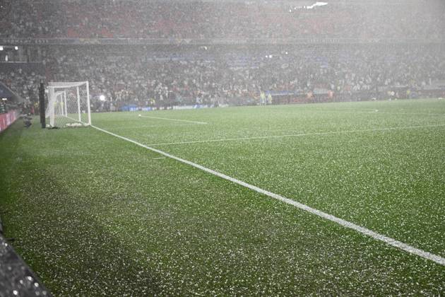 04 06 2025, xjrdrx, Football UEFA Nations League 1 2 Final, Germany Portugal v l hailstorm over the stadium DFL DFB REGULATIONS PROHIBIT ANY USE OF PHOTOGRAPHS as IMAGE SEQUENCES and or QUASI VIDEO Muenchen