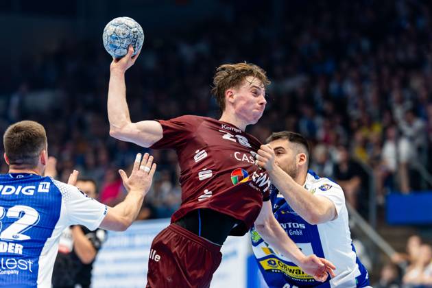 04 06 2025, GER, Handball, Men, Season 24 25, 1 Daikin Handball Bundesliga, 33 Matchday, ThSV Eisenach 1 VfL Potsdam Marvin Kix 1 VfL Potsdam Ivan Snajder ThSV Eisenach,82 99817 Eisenach Werner Assmann Halle Am Sportp Thueringen Germany