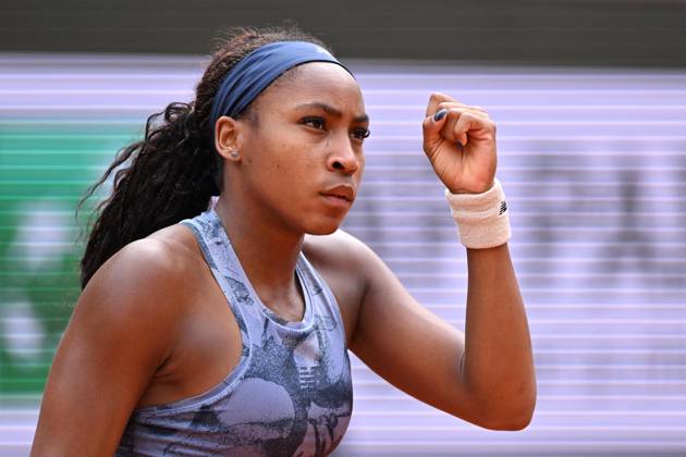 2025 Roland-Garros - Day 14 PARIS, FRANCE - JUNE 7: Coco Gauff of US plays against Aryna Sabalenka (not seen) during the Women s Singles final match on Day 14 of the 2025 French Open at Court Philippe-Chatrier in Paris, France on June 7, 2025. Mustafa Yalcin Anadolu Paris France. Editorial use only. Please get in touch for any other usage. Copyright: x2025xAnadoluxMustafaxYalcinx
