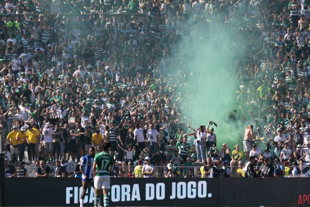 May 26, 2024, Caxias, Lisbon, Portugal: Sporting supporters during the game of the final of the Portugal Cup between Porto and Sporting at Estadio Nacional Caxias Portugal - ZUMAs359 20240526_zsp_s359_079 Copyright: xAlexandrexdexSousax