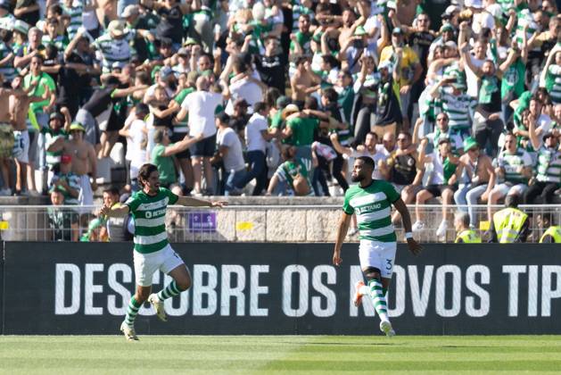 May 26, 2024, Caxias, Lisbon, Portugal: Sporting forward from Portugal FRANCISCO TRINCAO (17) celebrating after Sporting defender from The Netherlands JEREMIAH ST. JUSTE (3) scored a goal during the game of the final of the Portugal Cup between Porto and Sporting at Estadio Nacional Caxias Portugal - ZUMAs359 20240526_zsp_s359_072 Copyright: xAlexandrexdexSousax