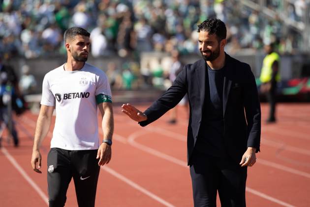 May 26, 2024, Caxias, Lisbon, Portugal: Sporting head coach from Portugal RUBEN AMORIM (R) before the start of the game of the final of the Portugal Cup between Porto and Sporting at Estadio Nacional Caxias Portugal - ZUMAs359 20240526_zsp_s359_003 Copyright: xAlexandrexdexSousax