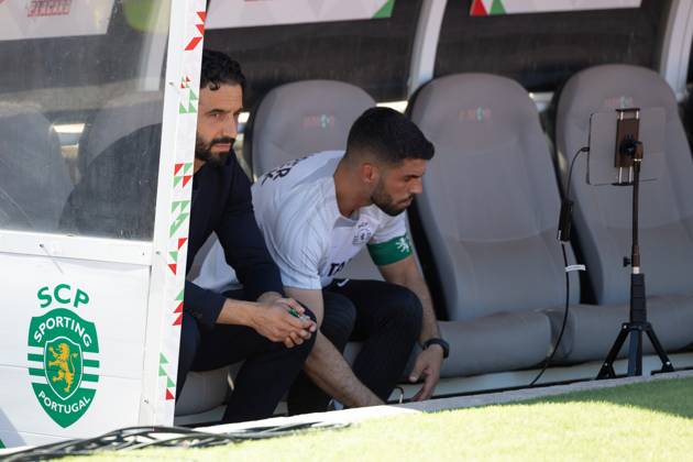 May 26, 2024, Caxias, Lisbon, Portugal: Sporting head coach from Portugal RUBEN AMORIM (L) before the start of the game of the final of the Portugal Cup between Porto and Sporting at Estadio Nacional Caxias Portugal - ZUMAs359 20240526_zsp_s359_006 Copyright: xAlexandrexdexSousax