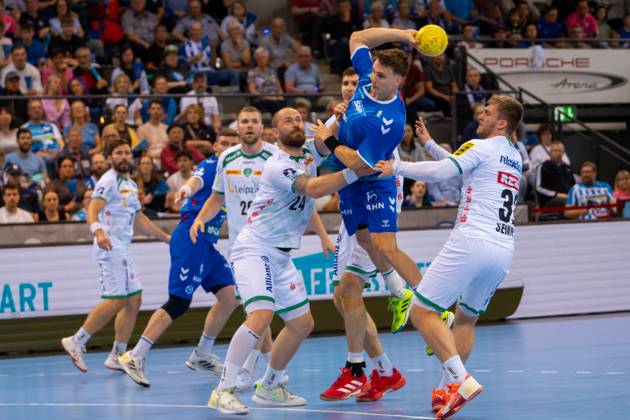 Handball I Men I Season 2024 2025 I Bundesliga I 34 Matchday I TVB Stuttgart SC DHfK Leipzig I 08 06 2025 Max Häfner 3, TVB Stuttgart defended by Moritz Preuss 24, SC DHfK Leipzig and Franz Semper 32, SC DHfK Leipzig Stuttgart Porsche Arena Baden Württemberg Germany Copyright: xLobeca MaxxPetershansx