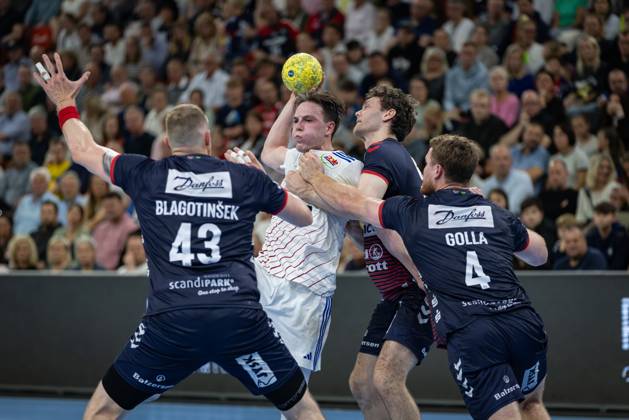 DAIKIN HBL SG Flensburg Handewitt vs Handball Sportverein Hamburg 08 06 25 Leif Tissier Nr 07, Handball Sportverein Hamburg vs Niclas Kirkeløkke Nr 05, SG Flensburg Handewitt , Johannes Golla Nr 04, SG Flensburg Handewitt and Blaz Blagotinsek Nr 43, SG Flensburg Handewitt DAIKIN HBL SG Flensburg Handewitt vs Handball Sportverein Hamburg, GP JOULE Arena on 08 06 25 Copyright: xBEAUTIFULxSPORTS MarioxM.xKobergx