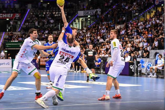 TVB Stuttgart SC DHfK Leipzig Stuttgart, 08 06 2025 Max Haefner Stuttgart 3 v Moritz Preuss Leipzig 24 Stuttgart, 08 06 2025 34 Matchday of the German Handball League, TVB Stuttgart SC DHfK Leipzig, Porsche Arena, Stuttgart Copyright: xBEAUTIFULxSPORTS Märklx