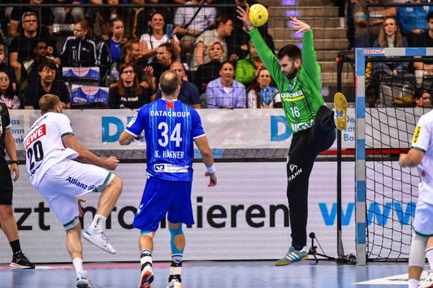 TVB Stuttgart SC DHfK Leipzig Stuttgart, 08 06 2025 Miljan Vujovic Nico Bacani Stuttgart 16 parries the ball from William Bogojevic Leipzig 20 Stuttgart, 08 06 2025 34 Matchday of the Handball Bundesliga, TVB Stuttgart SC DHfK Leipzig, Porsche Arena, Stuttgart Copyright: xBEAUTIFULxSPORTS Märklx