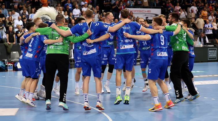 BAU 08 06 2025 Stuttgart Handball TVB Stuttgart vs SC DHFK Leipzig, TVB Stuttgart cheers about staying in the league