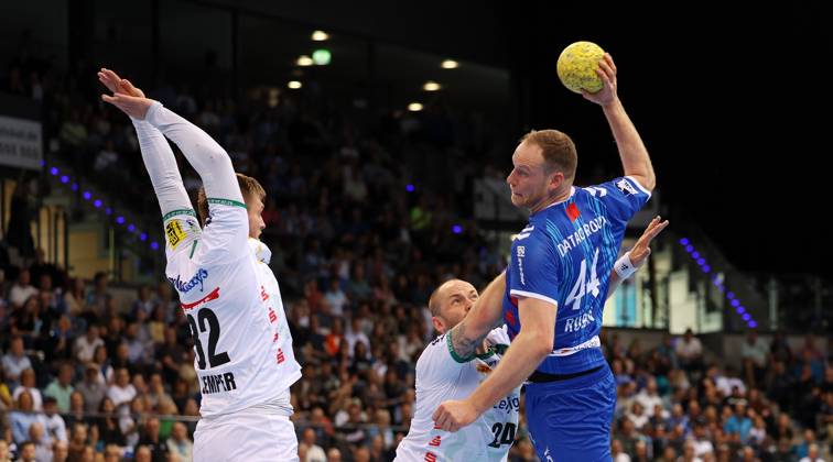 BAU 08 06 2025 Stuttgart Handball TVB Stuttgart vs SC DHFK Leipzig, f l Franz Semper Leipzig , Moritz Preuß Leipzig , Lenny Rubin TVB