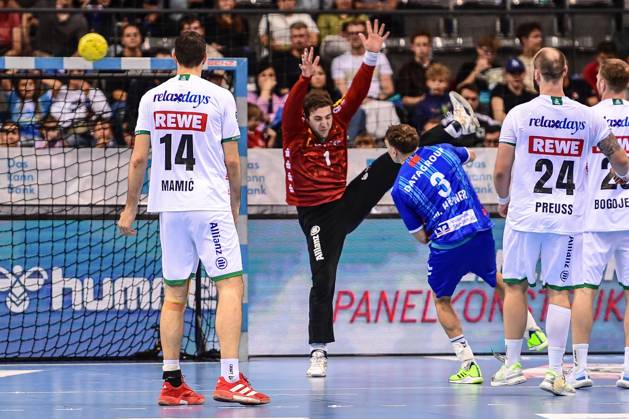 TVB Stuttgart SC DHfK Leipzig Stuttgart, 08 06 2025 Max Haefner Stuttgart 3 successful Domenico Ebner Leipzig 1 hat kiene Chance Stuttgart, 08 06 2025 34 Matchday of the Handball Bundesliga, TVB Stuttgart SC DHfK Leipzig, Porsche Arena, Stuttgart Copyright: xBEAUTIFULxSPORTS Märklx