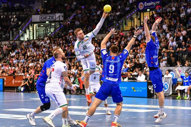 TVB Stuttgart SC DHfK Leipzig Stuttgart, 08 06 2025 Franz Semper Leipzig 32 against Gianfranco Pribetic Stuttgart 9 and Samuel Roethlisberger Stuttgart 17 Stuttgart, 08 06 2025 34 Matchday of the German Handball League, TVB Stuttgart SC DHfK Leipzig, Porsche Arena, Stuttgart Copyright: xBEAUTIFULxSPORTS Märklx