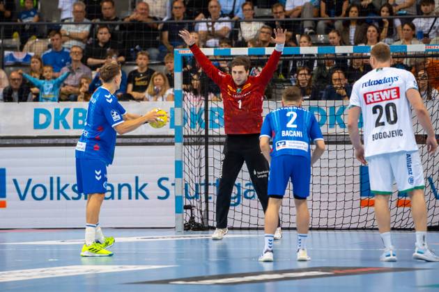 Handball I Men I Season 2024 2025 I Bundesliga I Matchday 34 I TVB Stuttgart SC DHfK Leipzig I 08 06 2025 Domenico Ebner 1, SC DHfK Leipzig in goal on a seven-meter penalty against Max Häfner 3, TVB Stuttgart Stuttgart Porsche Arena Baden Württemberg Germany Copyright: xLobeca MaxxPetershansx