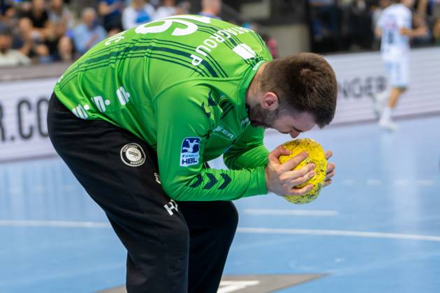Handball I Men I Season 2024 2025 I Bundesliga I Matchday 34 I TVB Stuttgart SC DHfK Leipzig I 08 06 2025 Miljan Vujovic 16, TVB Stuttgart cheers and crushes the ball Stuttgart Porsche Arena Baden Württemberg Germany Copyright: xLobeca MaxxPetershansx