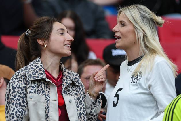 UEFA Nations League match for 3rd place 24 25 Germany France on 08 06 2025 at the MHP Arena in Stuttgart Lena Wurzenberger the girlfriend of national coach Julian Nagelsmann Germany in conversation with Sina Gross Gross Germany MH