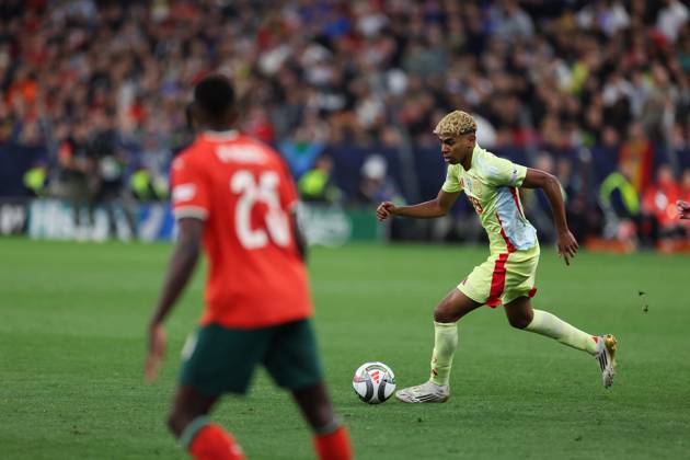 UEFA Nations League 2025 final Portugal Vs Spain in Munich, Germany - 08 Jun 2025 Lamine Yamal of Spain seen in action during the UEFA Nations League 2025 final match between Portugal and Spain at Munich Football Arena. Final score Portugal 5 : 3 Spain on penalties Munich Germany Copyright: xMohammadxJavadxAbjoushakx xSOPAxImagesx MJ_A1983