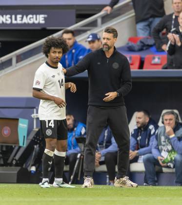 08 06 2025, Football UEFA Nations League 2024 25, match for 3rd place, Germany France, in the MHP Arena Stuttgart, from left Karim Adeyemi Germany and co-coach Sandro Wagner Germany on the sidelines