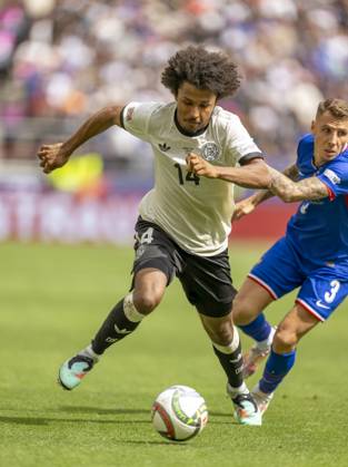 08 06 2025, Football UEFA Nations League 2024 25, Match for 3rd place, Germany France, at the MHP Arena Stuttgart, v li Karim Adeyemi Germany vs Lucas Digne France