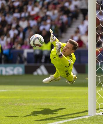 08 06 2025, Football UEFA Nations League 2024 25, Match for 3rd place, Germany France, in the MHP Arena Stuttgart, Goalkeeper Marc Andre ter Stegen Germany rushes to the ball
