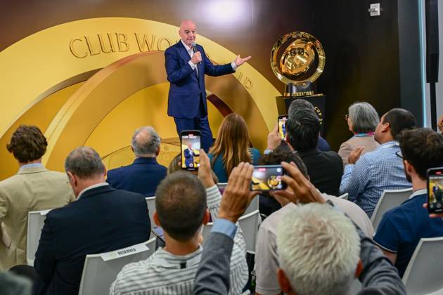 FIFA President Gianni Infantino, speaks next to the Club World Cup trophy during an event in Miami, Florida, 10 June 2025. Infantino downplayed the impact that the United States restrictive immigration policies will have on the Club World Cup, which begins this Saturday, and the 2026 World Cup, assuring fans from all over the world will attend both competitions. FIFA downplays the impact of USA immigration policy on sports tournaments !ACHTUNG: NUR REDAKTIONELLE NUTZUNG! Copyright: xGiorgioxVierax USA3053 20250611-55017096911005_1005