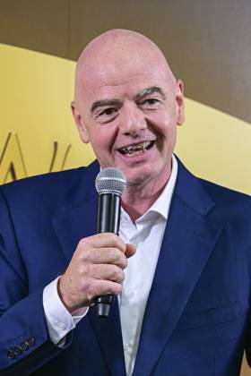 FIFA President Gianni Infantino, speaks next to the Club World Cup trophy during an event in Miami, Florida, 10 June 2025. Infantino assured that the reduction in ticket prices for Club World Cup matches, 84% for the opening match, is part of the ticket sales model in the United States and is not a sign of concern. FIFA downplays the impact of USA immigration policy on sports tournaments !ACHTUNG: NUR REDAKTIONELLE NUTZUNG! Copyright: xGiorgioxVierax USA3056 20250611-55017096952005_1005